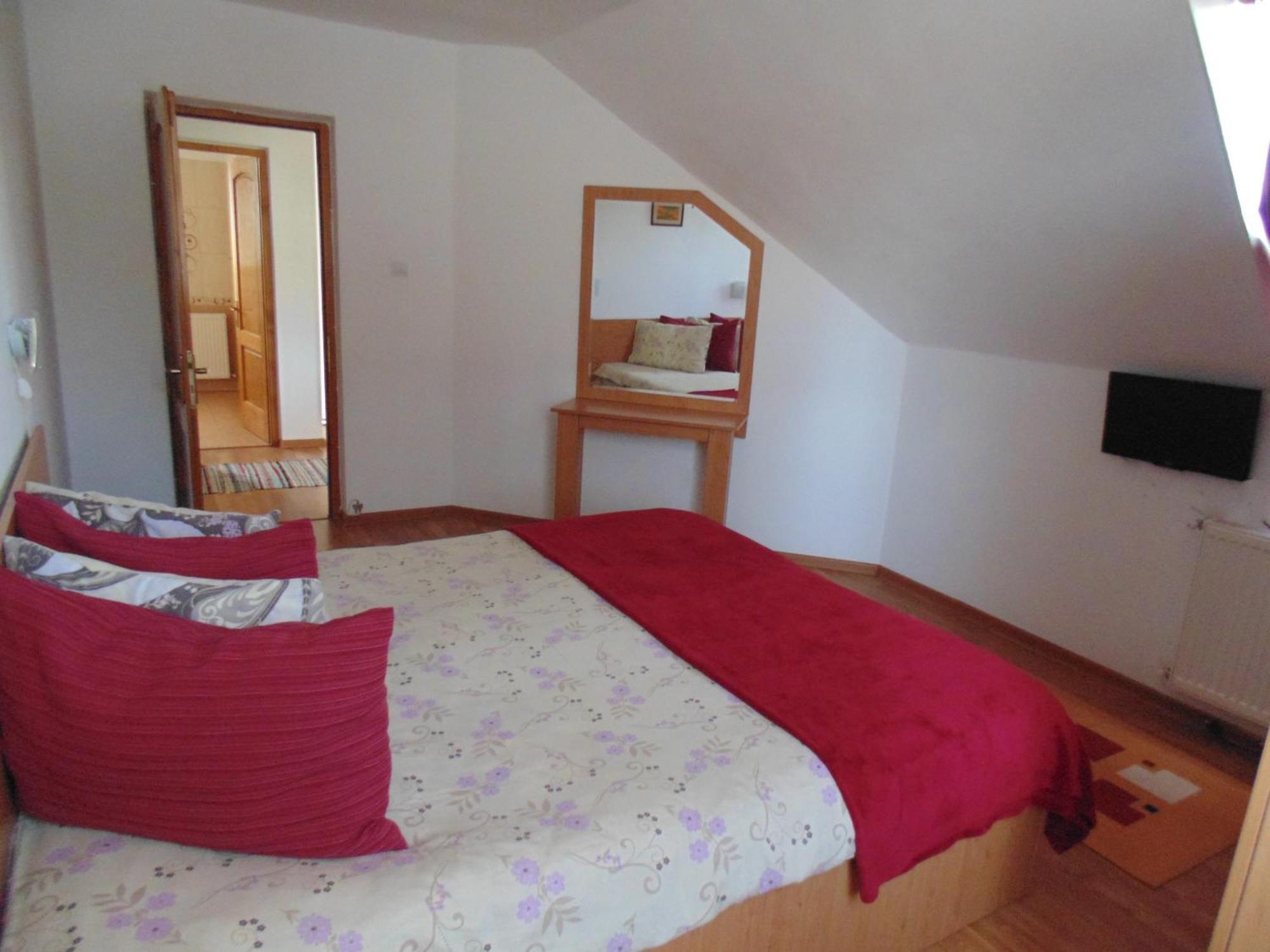Casa Dancs Hotell Covasna Eksteriør bilde
